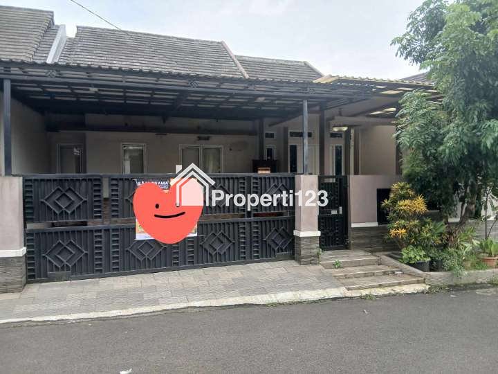Rumah second cantik di Bella Casa Residence Depok - 1
