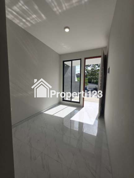Rumah Modern Baru Gress Siap Huni Lokasi Baruk Utara Rungkut Surabaya Timur - 4