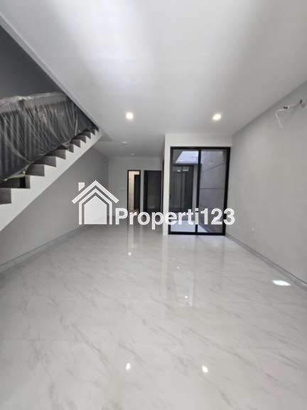 Rumah Modern Baru Gress Siap Huni Lokasi Baruk Utara Rungkut Surabaya Timur - 3