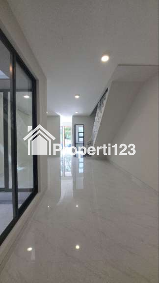 Rumah Modern Baru Gress Siap Huni Lokasi Baruk Utara Rungkut Surabaya Timur - 5