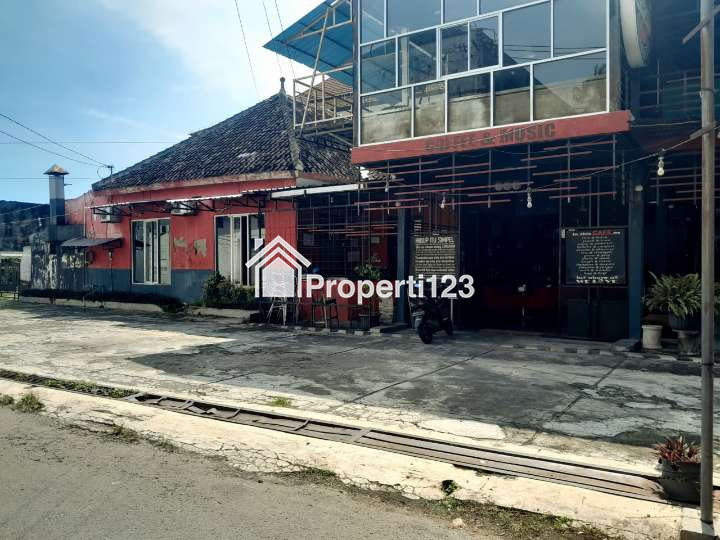 Disewakan rumah di jalan Slamet riyadi solo - 1