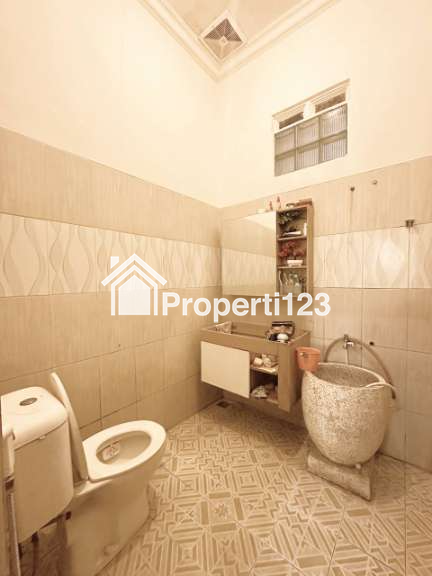 Rumah second hook strategis di Pondok Kelapa Jakarta Timur - 4