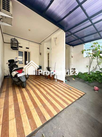 Rumah second hook strategis di Pondok Kelapa Jakarta Timur - 2