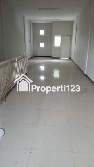 Dijual Ruko 3 Lantai Nol Jalan Raya Kebonsari Surabaya Selatan Parkiran Extra Luas - 2
