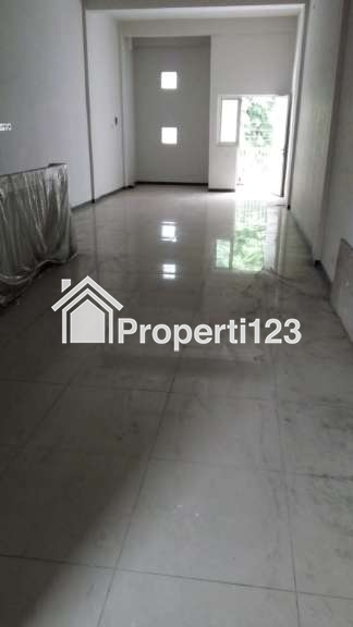 Dijual Ruko 3 Lantai Nol Jalan Raya Kebonsari Surabaya Selatan Parkiran Extra Luas - 4