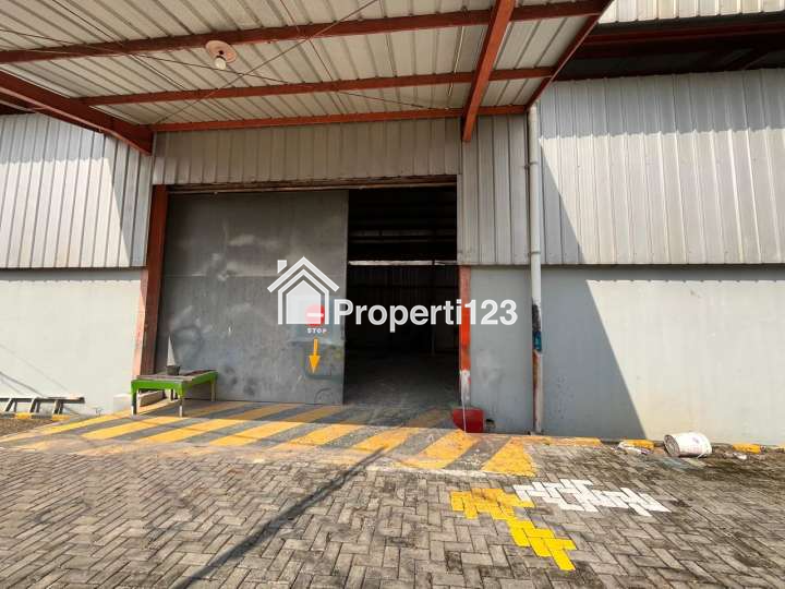 Gudang Hoek Ciketing Udik Bantar Gebang Narogong Bekasi - 4