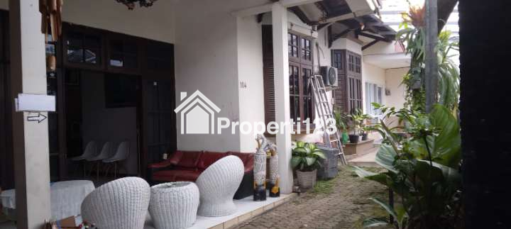 Rumah second murah tanah luas siap huni lokasi strategis dicinere depok - 3