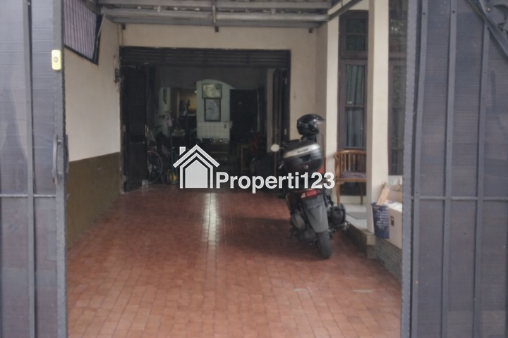 Rumah second murah tanah luas siap huni lokasi strategis dicinere depok - 2