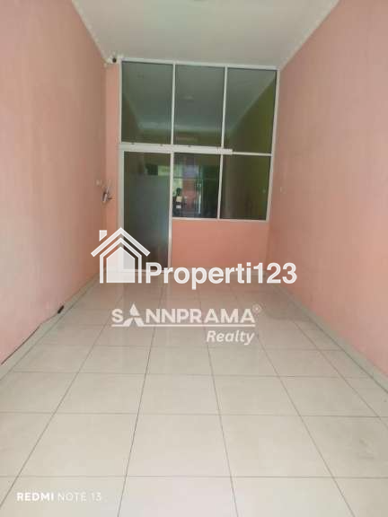 Rumah second 2 lantai murah siap huni plus toko dicilodong,Depok - 10