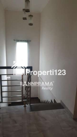 Rumah second 2 lantai murah siap huni plus toko dicilodong,Depok - 7