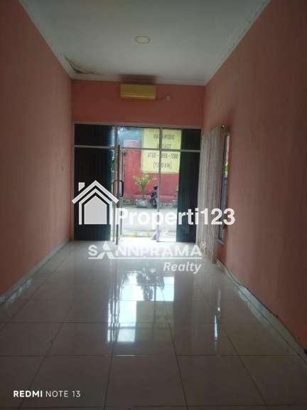 Rumah second 2 lantai murah siap huni plus toko dicilodong,Depok - 11