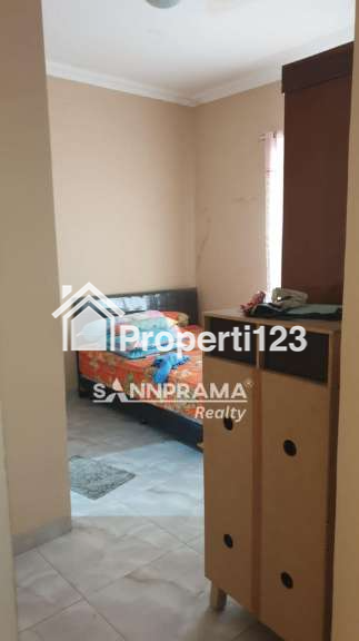 Rumah second 2 lantai murah siap huni plus toko dicilodong,Depok - 4