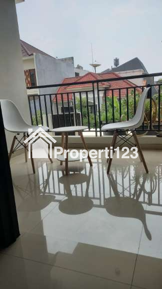 Dijual Rumah Semi Furnished 2 Lantai Di Citraland Surabaya Barat - 17