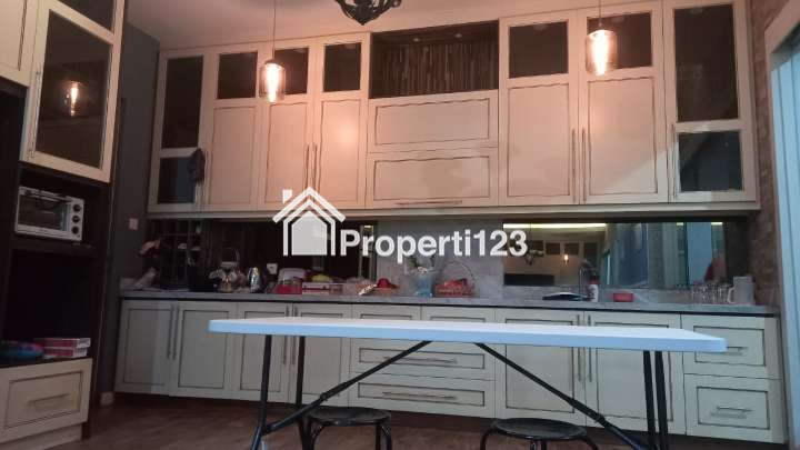 Dijual Rumah Semi Furnished 2 Lantai Di Citraland Surabaya Barat - 9