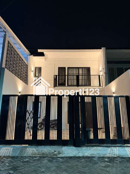 Dijual/Disewakan Rumah Semi Furnished Baru Renovasi di Green Mansion Regency Lontar Surabaya Barat - 3