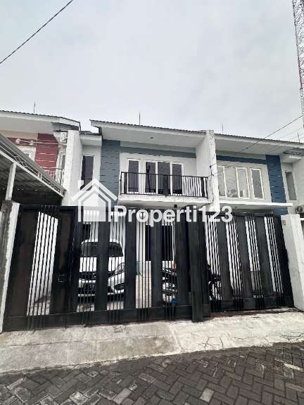 Dijual/Disewakan Rumah Semi Furnished Baru Renovasi di Green Mansion Regency Lontar Surabaya Barat - 4