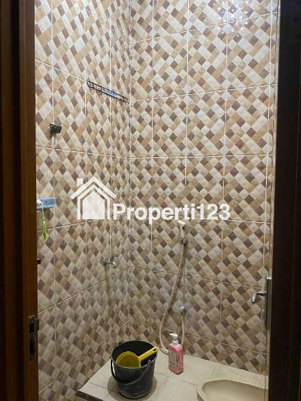 Dijual rumah luas murah di Bekasi - 14