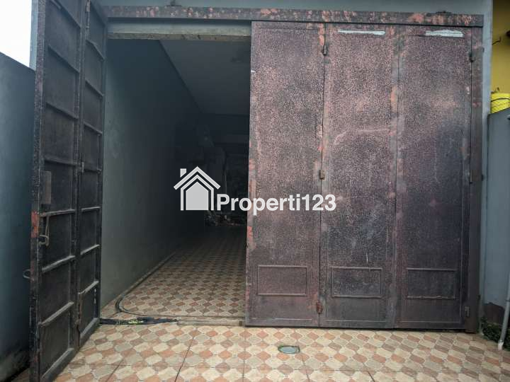 Rumah second 3 lantai murah siap huni dicipayung Depok - 5