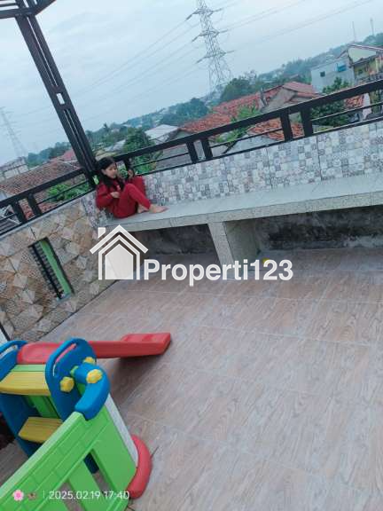 Rumah second 3 lantai murah siap huni dicipayung Depok - 7