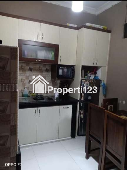 Rumah second 3 lantai murah siap huni dicipayung Depok - 6