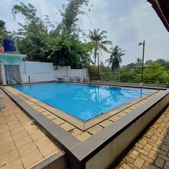 rumah komplek di ciganjur ada kolam renang - 36