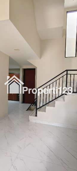 rumah komplek di ciganjur ada kolam renang - 2