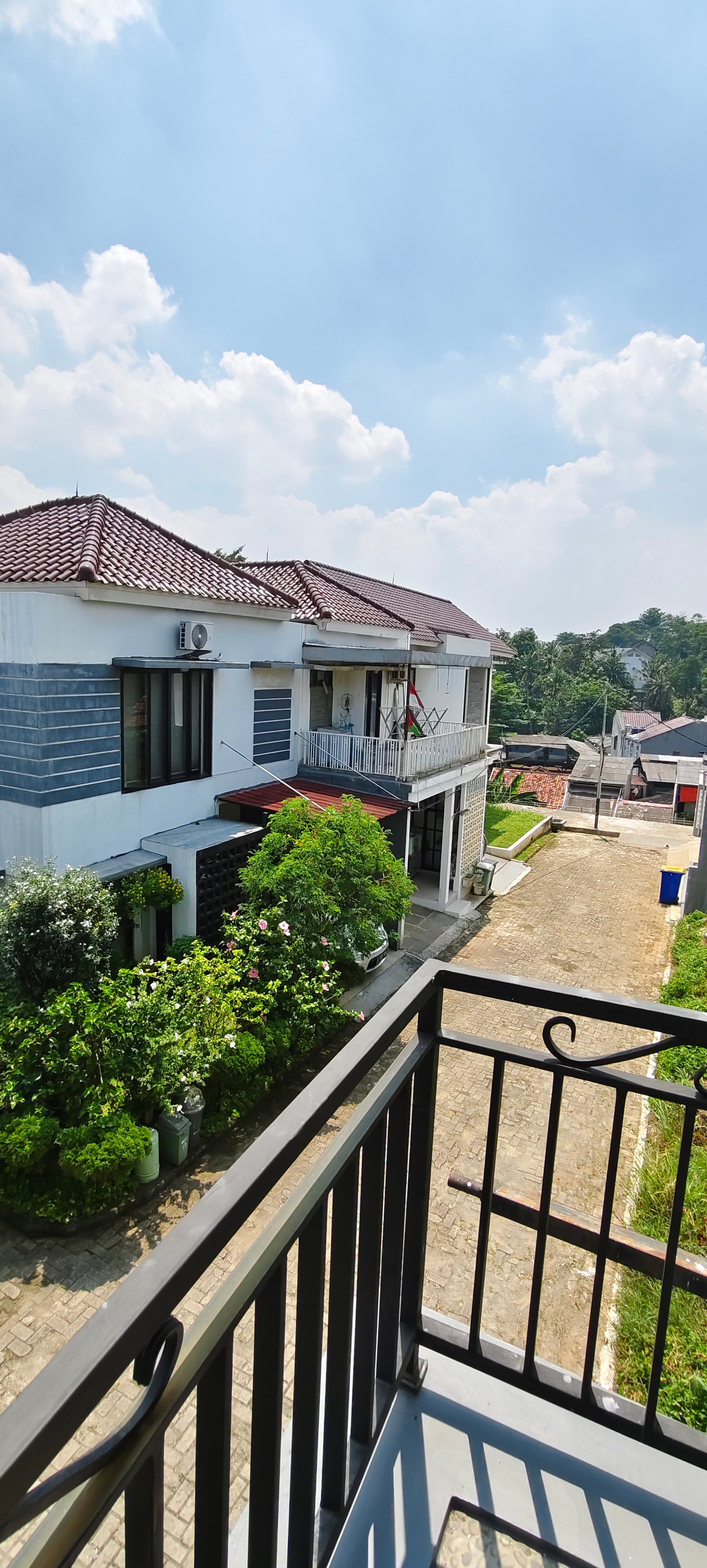 rumah komplek di ciganjur ada kolam renang - 30
