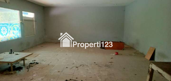 Bangunan Lama Hitung Tanah 1500 m2 SHM Muka 30 Meter Jarang Ada Lokasi Premium Super Strategis di Jalan Ir. H. Juanda-Dago, Bandung - 6