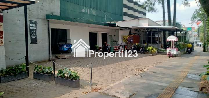 Bangunan Lama Hitung Tanah 1500 m2 SHM Muka 30 Meter Jarang Ada Lokasi Premium Super Strategis di Jalan Ir. H. Juanda-Dago, Bandung - 9