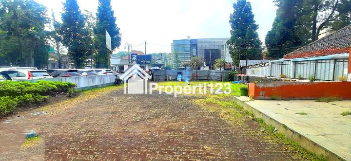 Tanah 2022 m2 SHM Muka 20 Meter Jarang Ada Lokasi Premium Super Strategis  di Jalan Ir. H. Juanda - Dago Bandung - 13