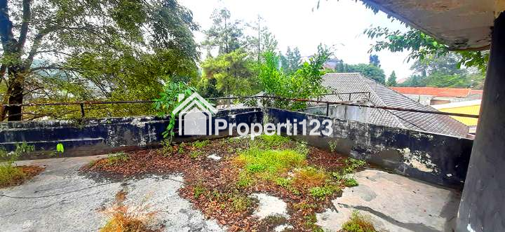 Tanah 2022 m2 SHM Muka 20 Meter Jarang Ada Lokasi Premium Super Strategis  di Jalan Ir. H. Juanda - Dago Bandung - 7