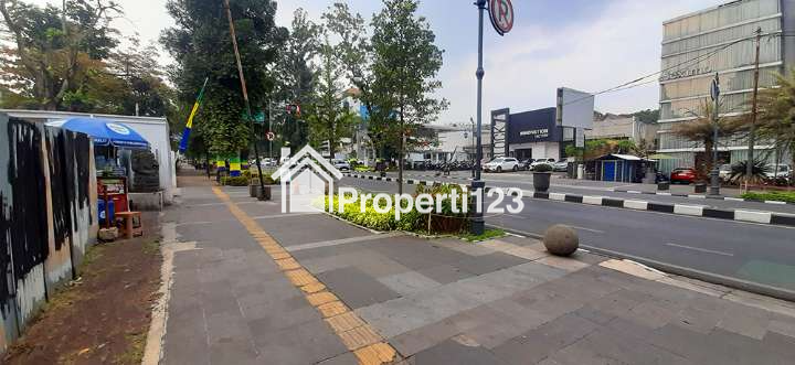 Tanah 2022 m2 SHM Muka 20 Meter Jarang Ada Lokasi Premium Super Strategis  di Jalan Ir. H. Juanda - Dago Bandung - 17