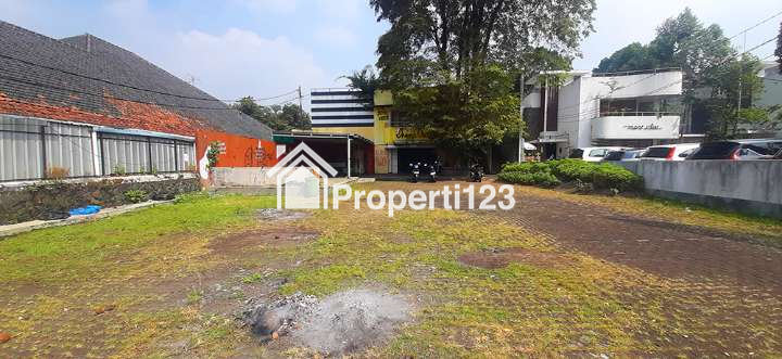 Tanah 2022 m2 SHM Muka 20 Meter Jarang Ada Lokasi Premium Super Strategis  di Jalan Ir. H. Juanda - Dago Bandung - 2