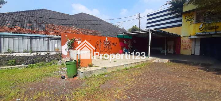 Tanah 2022 m2 SHM Muka 20 Meter Jarang Ada Lokasi Premium Super Strategis  di Jalan Ir. H. Juanda - Dago Bandung - 3