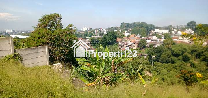 Tanah 3890 m2 SHM Muka 40 Meter Lokasi Premium Super Strategis View Lapang Golf  dan kota Bandung di Jalan Cigadung Dago - 4