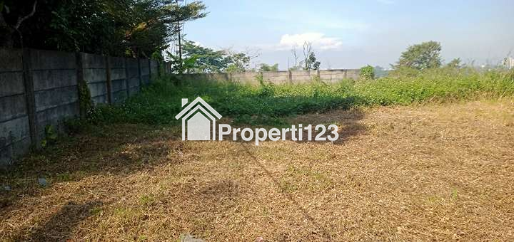 Tanah 3890 m2 SHM Muka 40 Meter Lokasi Premium Super Strategis View Lapang Golf  dan kota Bandung di Jalan Cigadung Dago - 2
