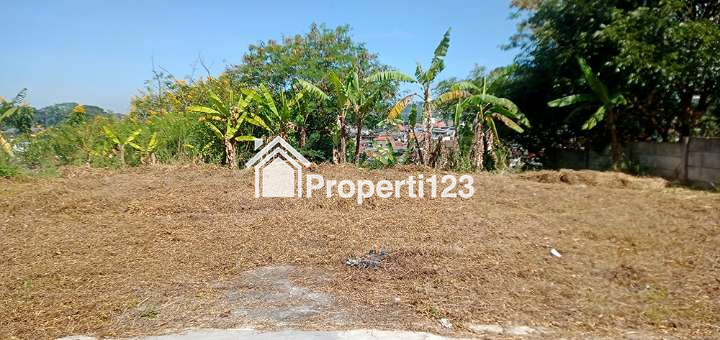 Tanah 3890 m2 SHM Muka 40 Meter Lokasi Premium Super Strategis View Lapang Golf  dan kota Bandung di Jalan Cigadung Dago - 3