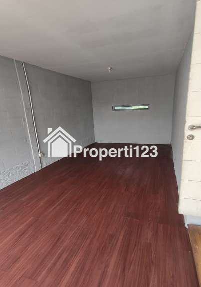 Rumah Gaya Kontemporer 5 Kamar Tidur 3 Kamar Mandi Carport View Taman Komunal Keamanan 24 Jam di Arcamanik Bandung - 8