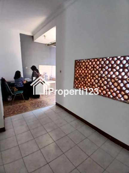 Rumah second terawat di Bella Casa Residence Depok - 9