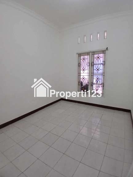 Rumah second terawat di Bella Casa Residence Depok - 10