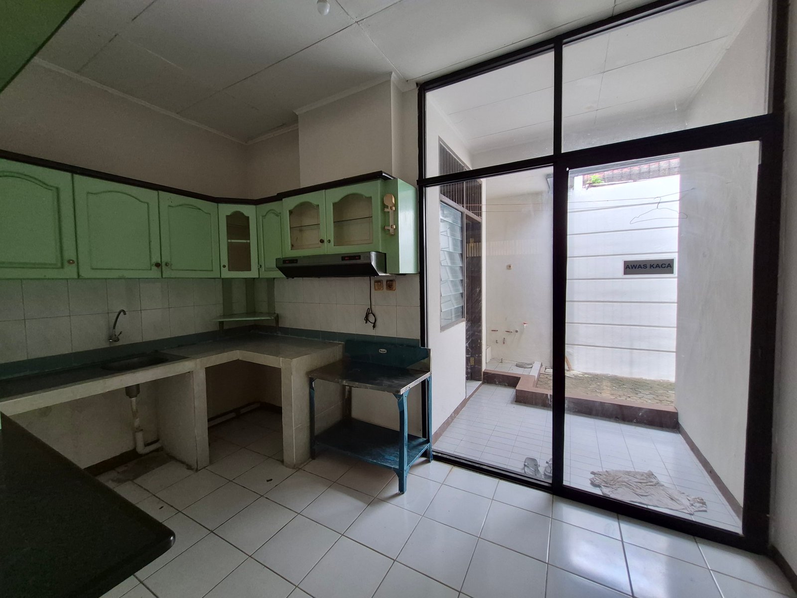 Disewakan rumah gading serpong sektor 1B langsung huni - 2