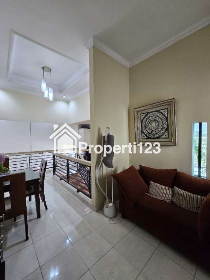 Rumah second furnished posisi hook di Billymoon Pondok Kelapa Jaktim - 4