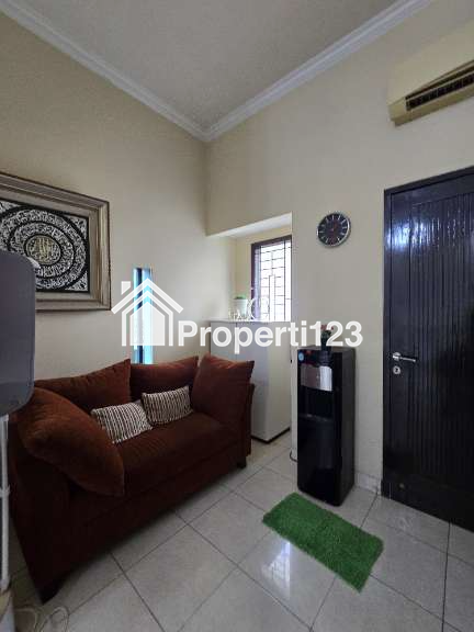 Rumah second furnished posisi hook di Billymoon Pondok Kelapa Jaktim - 3
