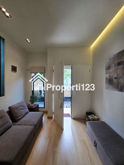 Rumah second furnished posisi hook di Billymoon Pondok Kelapa Jaktim - 13