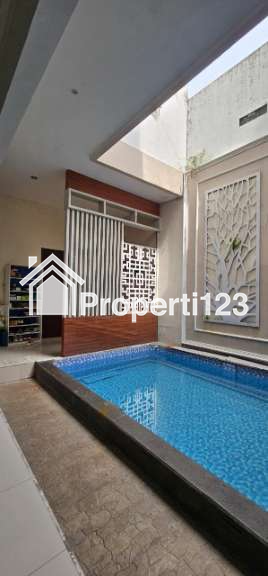 Rumah Lokasi Strategis di Mojoklanggru Gubeng Surabaya Private Pool Siap Huni - 6