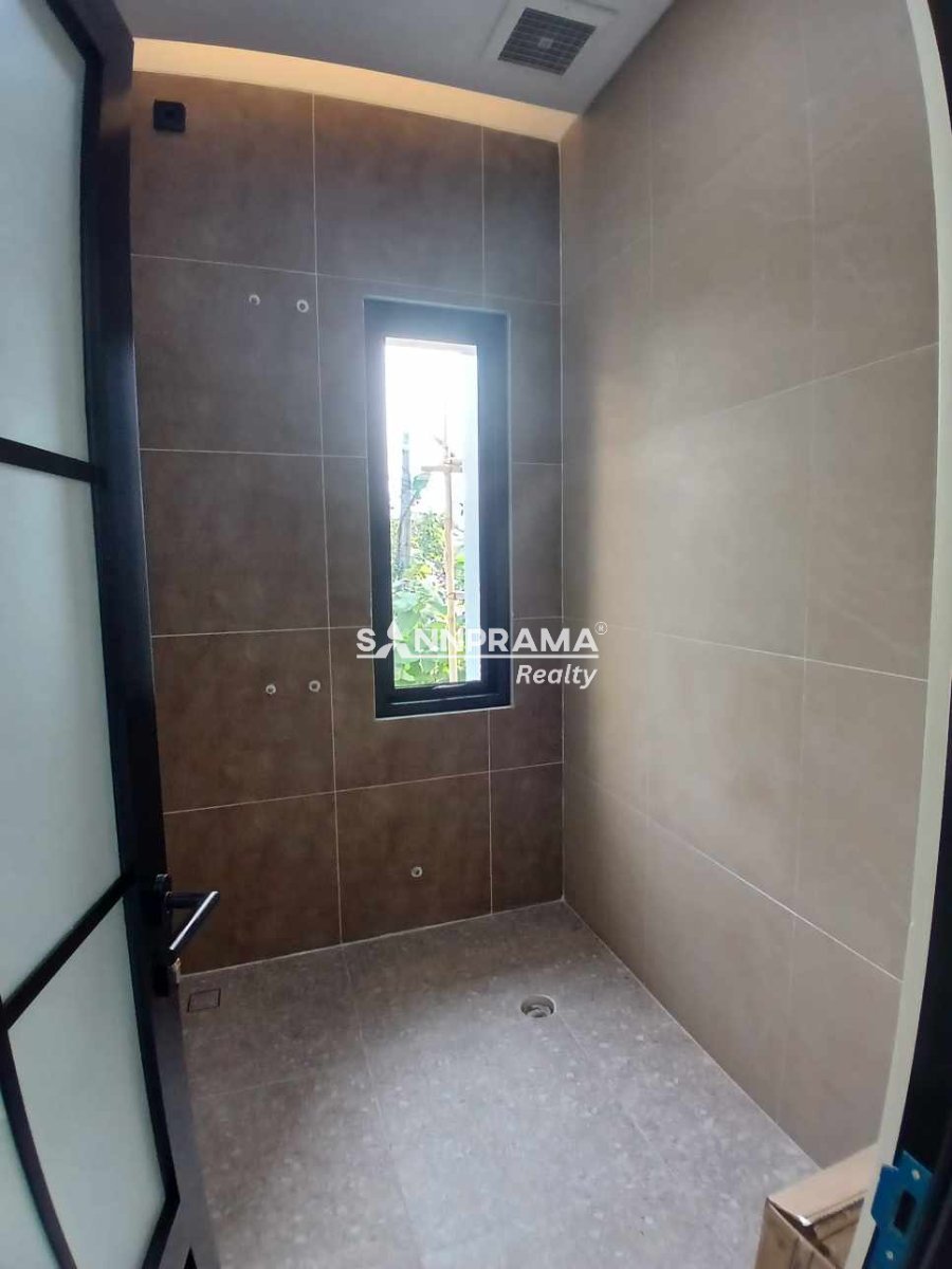 Rumah minimalis 2 lantai cuma 2 unit di Kav DKI Cipedak Jakarta Selatan - 7