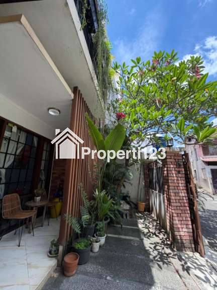 Rumah 3+1 BR, Tebet Timur Dalam. FULL FURNISHED! - 1