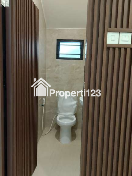 Dijual Rumah 2 Lantai Renovasi di Puspita Loka BSD - 16