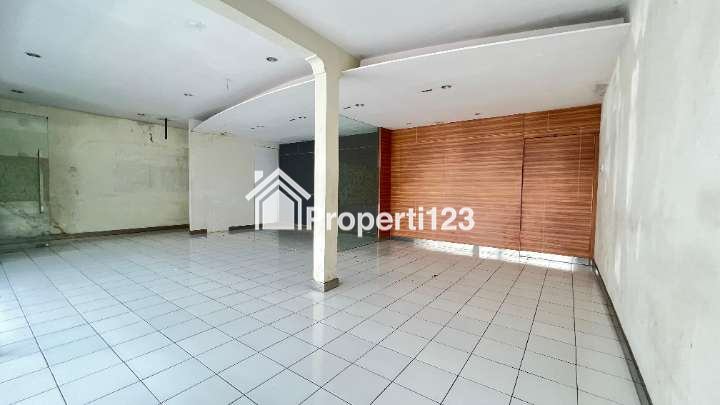 Ruko Strategis Pinggir Jalan Jenderal Sudirman Cocok Usaha/Kantor - 3
