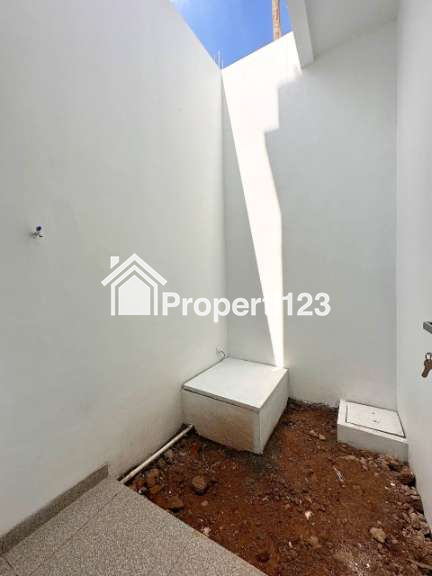 Rumah 2 lantai di Kalisari Pasar Rebo Jakarta Timur - 6